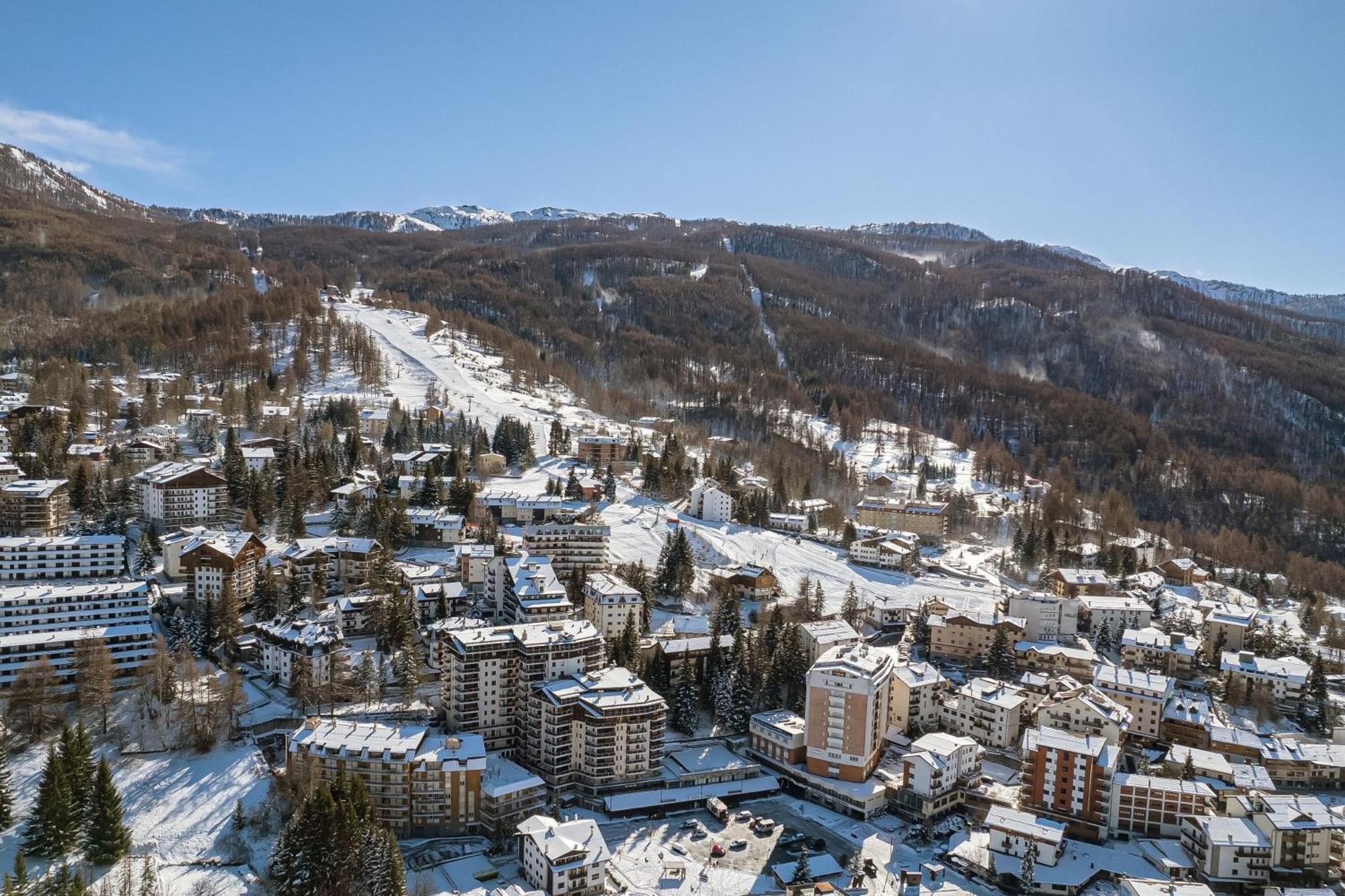 Miramonti 21 Ski In - Ski Out - Happy Rentals Sauze D'Oulx Exterior photo